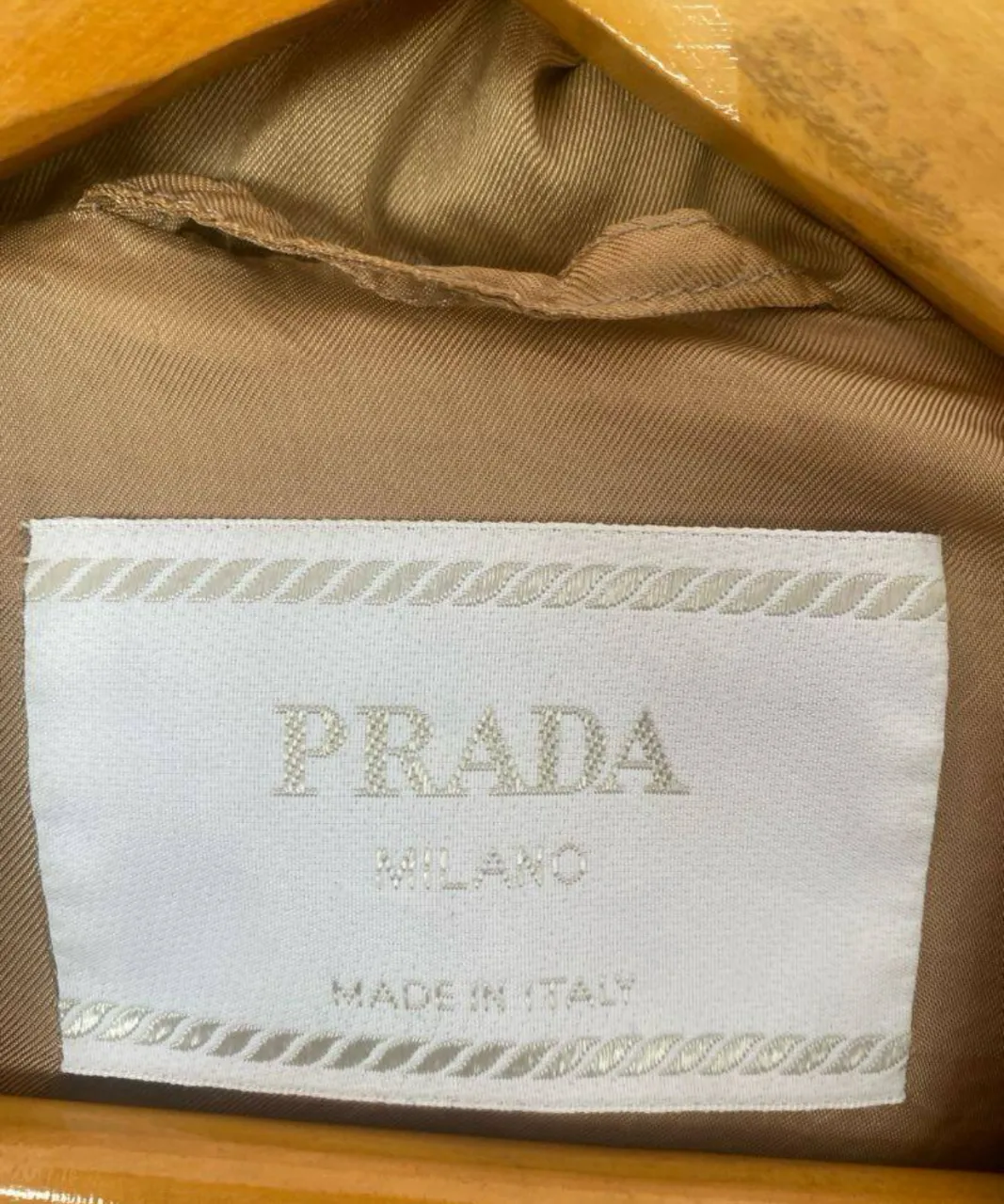 Campera Prada - Vista 3
