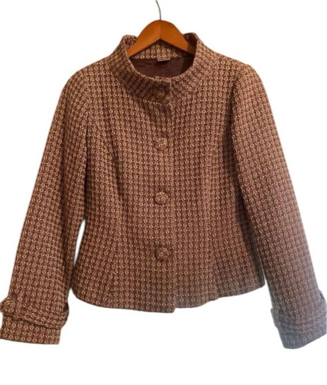 Chaqueta de mujer Oxmo estilo Jackie con diseño de tejido. Talle M. Ideal para un look elegante y abrigado. color lavanda