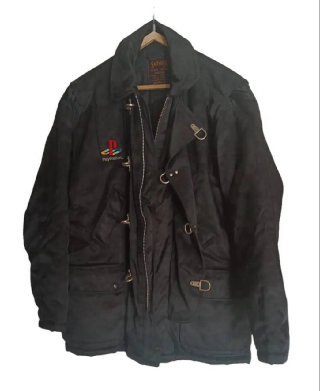 Campera Schott Fireman NYC, negra, con logo de Playstation bordado. Cierre y broches metálicos. Ideal para un look vintage y urbano. edición limitada importada de usa. original  hombros 50, largo 80