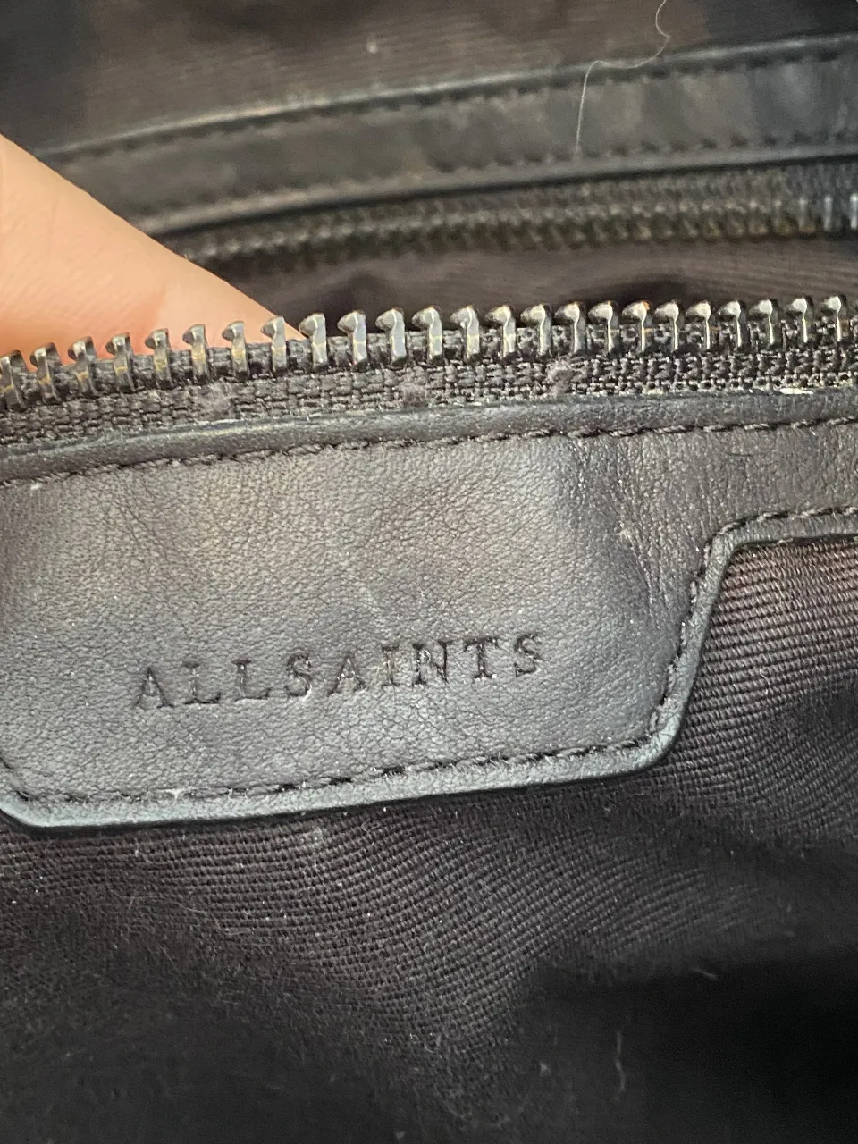 AllSaints - Vista 5