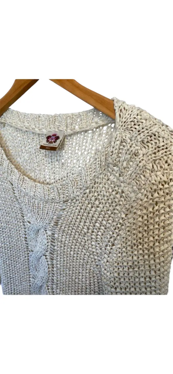 Sweater University Club - Vista 2