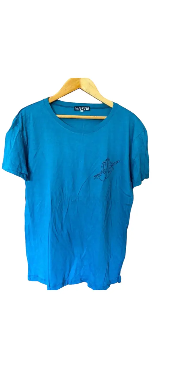 Remera Grōva - Vista 2