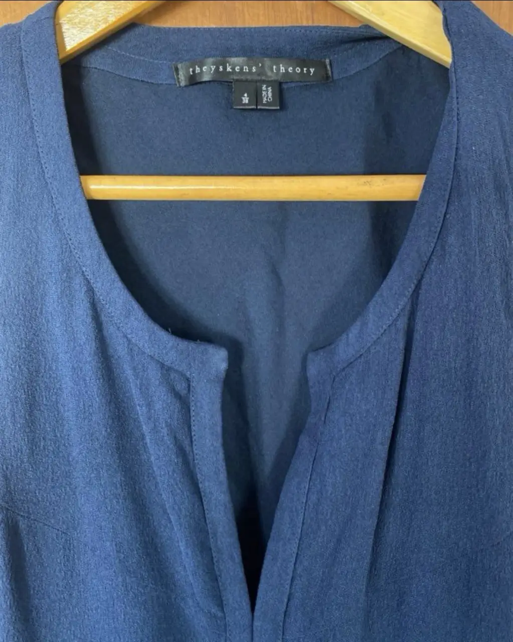 Vestido Theory - Vista 3