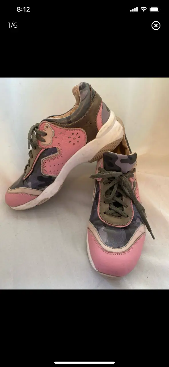 Zapatillas  Alfonsina Fal con diseño camuflado. Ideales para un look casual y cómodo. Plantilla interna 26 cm