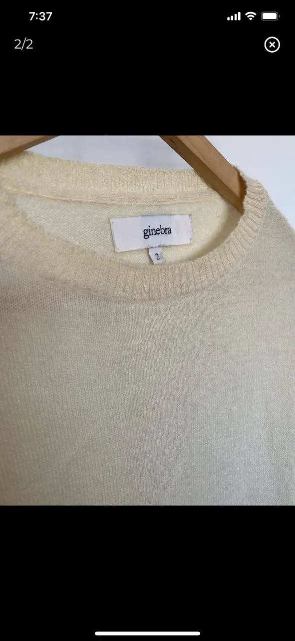 Sweater de cuello redondo color crudo de la marca Ginebra, talle 2. Ideal para un look casual y cómodo. súper over hombros caídos, axilas 70, largo 67
