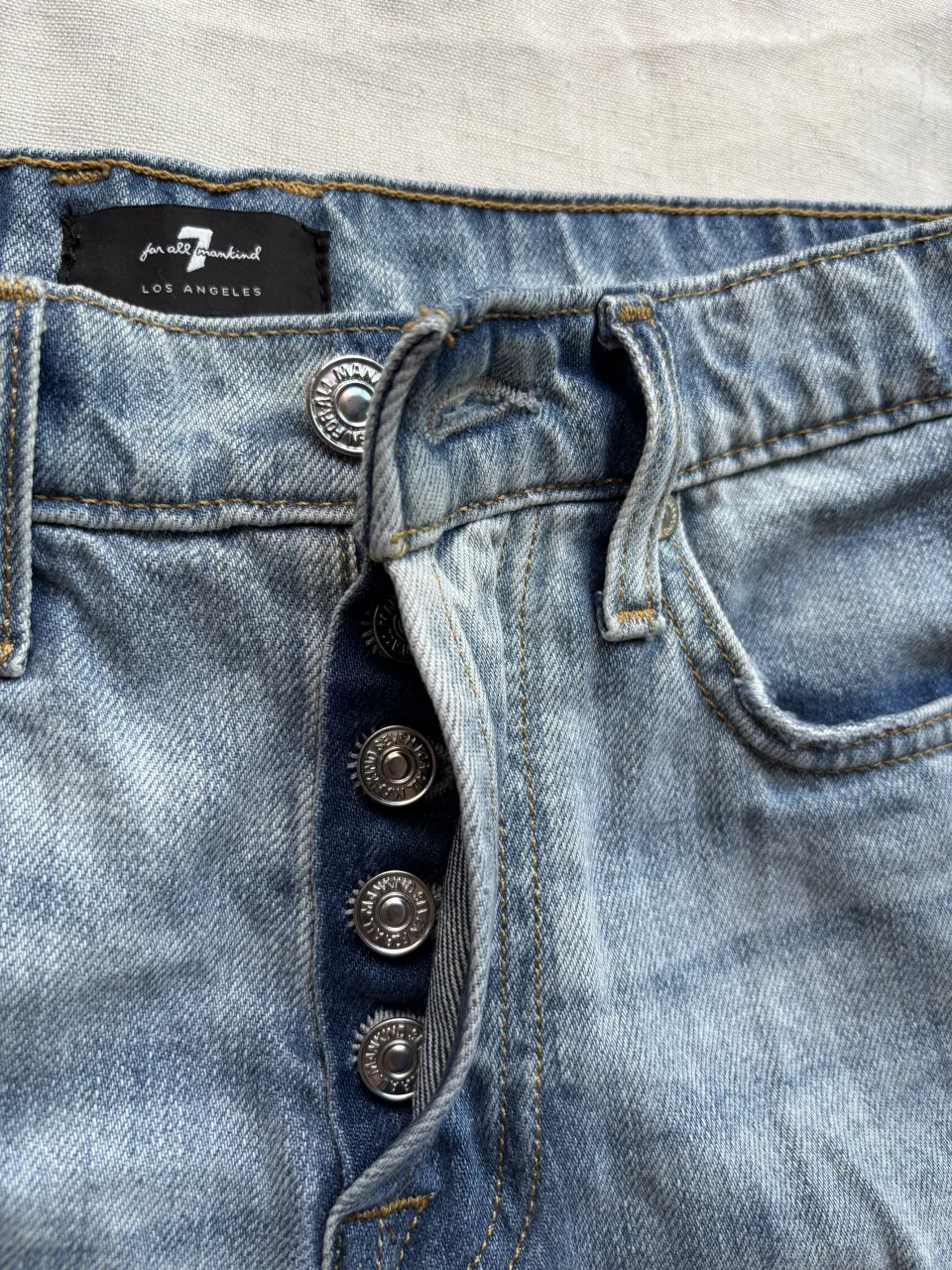 Short 7 For All Mankind - Vista 3