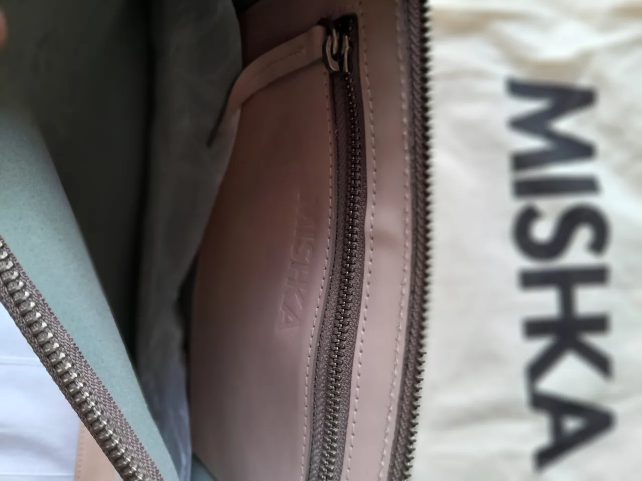 Cartera Mishka - Vista 3