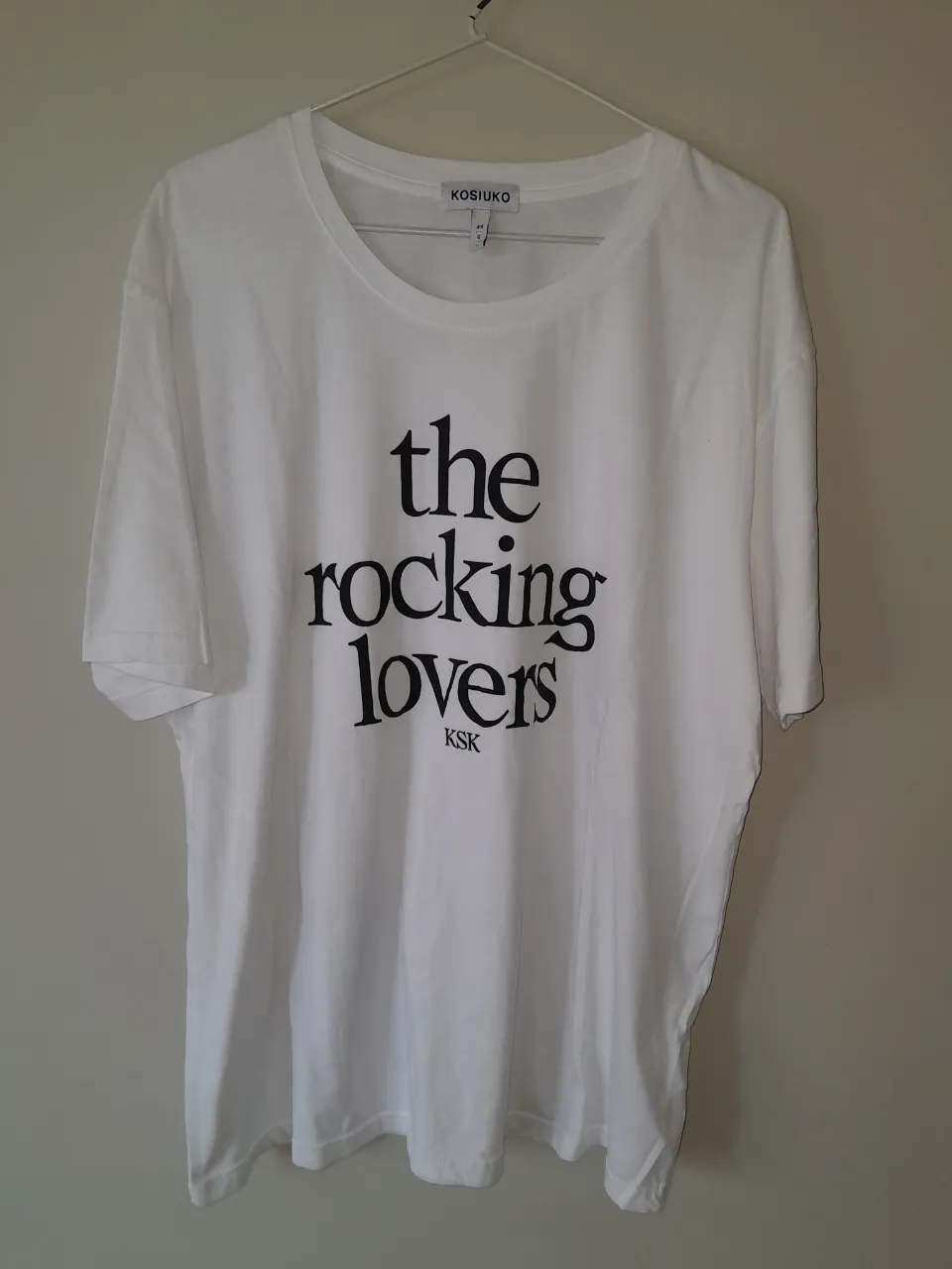 Remera Kosiuko - Vista 2