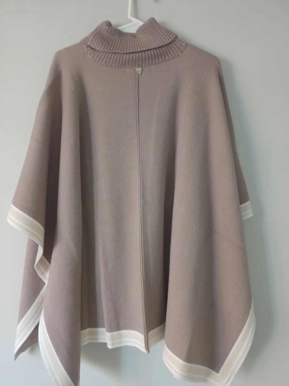 Poncho Hirkum - Vista 3