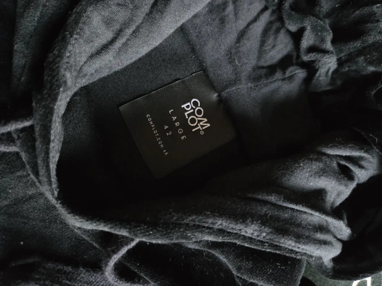 Buzo Complot - Vista 3