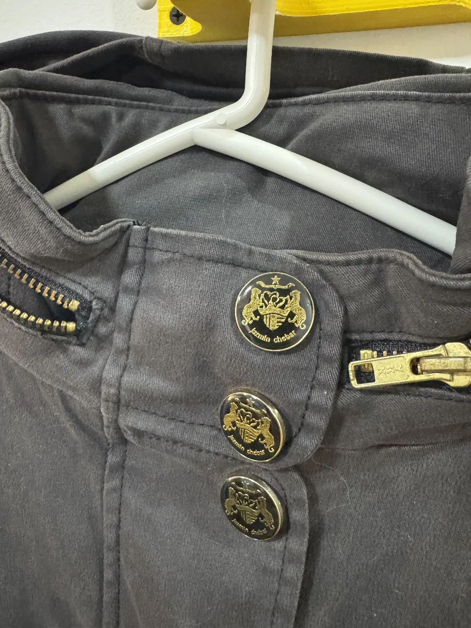 Campera Jazmín Chebar - Vista 2